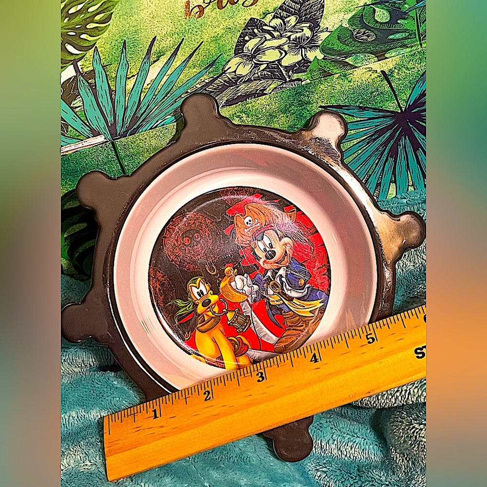 Mickey Mouse/Pluto BOWL skull crossbones pirate ships wheel Vtg Disney pristine